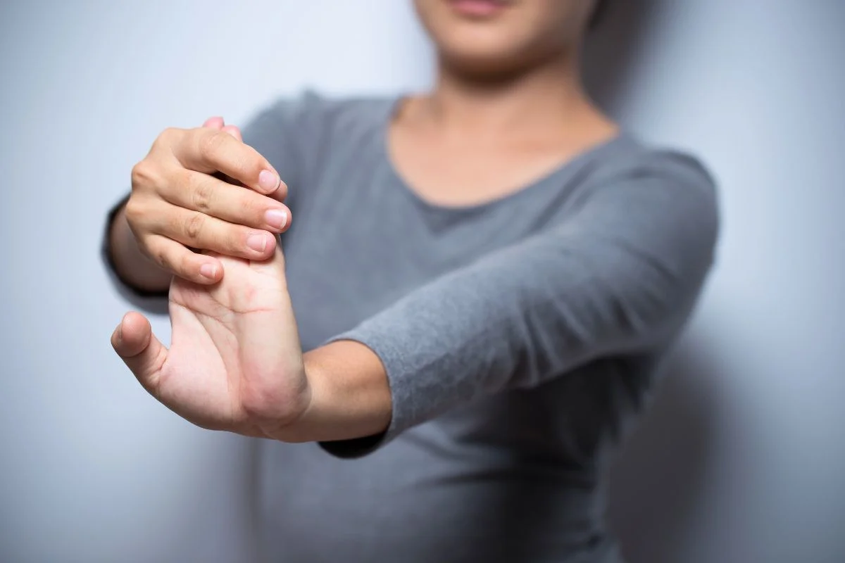karpalny-tunel-prevencia-flexia-zapastia-1200x800 – msg life Slovakia Cviky na karpálny tunel - flexia zápästia pre prevenciu bolesti