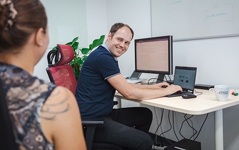 Michal erzählt dir, was die Arbeit eines Integrationsarchitekten im Bereich der Sachversicherung ausmacht
