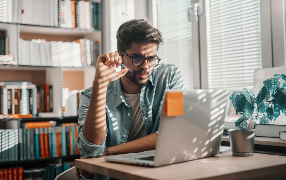 prakticke-sposoby-ako-rozvijat-kriticke-myslenie-954-600